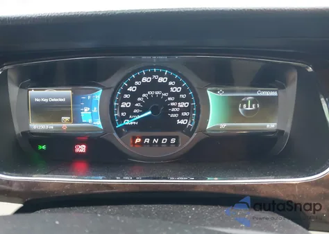 2015 Ford Taurus Limited z USA, uszkodzony, nr VIN 1FAHP2F89FG180446